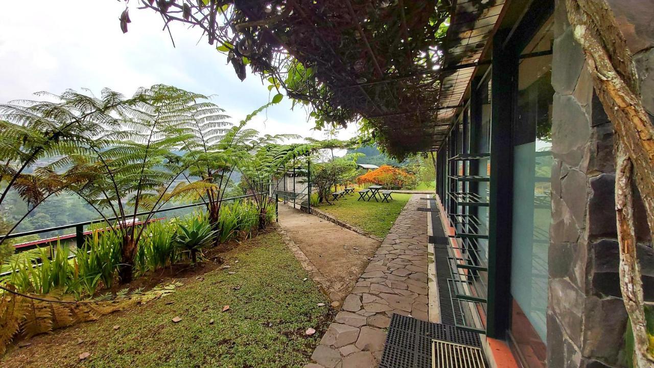 Vila Kolmas 59 Villa Bongkor Bagian luar foto