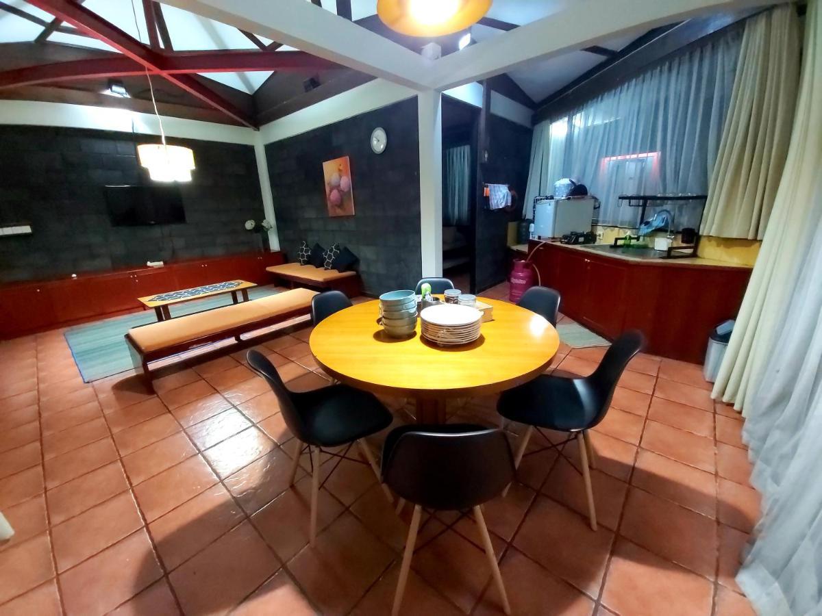 Vila Kolmas 59 Villa Bongkor Bagian luar foto